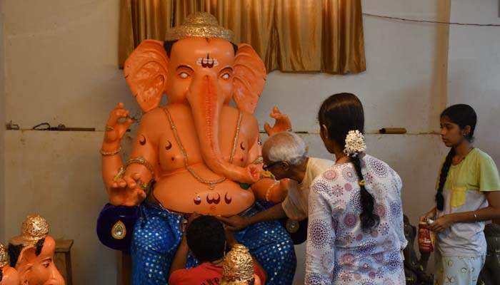 ganesh statue