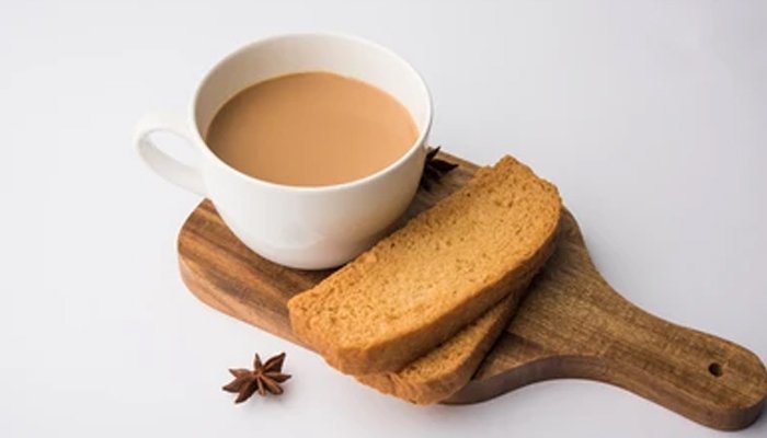 hot tea and rusk